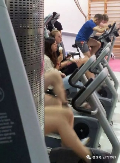 《瘦腿裤囧图，笑出腹肌！压力瞬间释放》