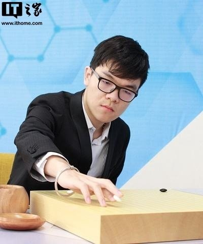 柯洁感叹围棋AI恐怖：下棋如“蠢驴”体验！