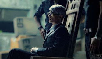 《甲亢哥美国被捕！监狱奇遇学狗叫，揭秘背后真相》