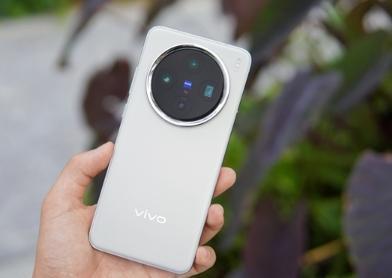 vivo X300 Pro首发！2亿像素长焦镜头，拍照新境界