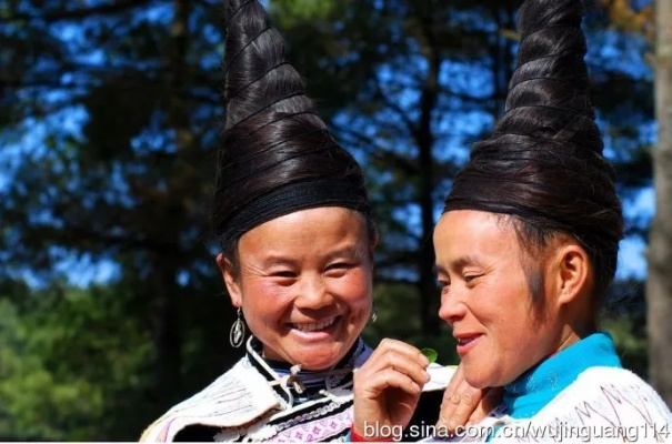 苗族老者发型揭秘：二次元风传统之美