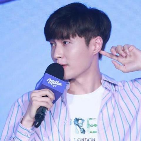 岳云鹏扬州炒饭翻车：灶台卫生竟成厨艺杀手