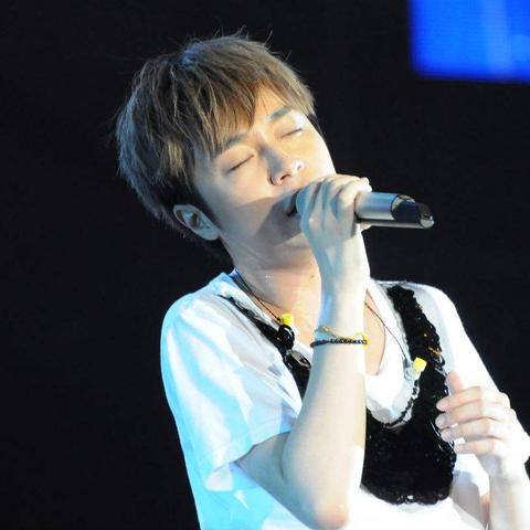 蔡依林深夜与吴青峰蔡健雅同游，十点未眠曝光！