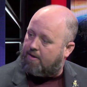 《主机战争落幕！PS神作登顶Xbox畅销榜》