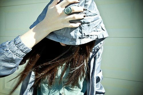 《女玩家必看！揭秘女生身体淤青的秘密》