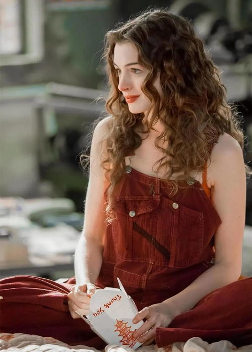 安妮·海瑟薇片场护萌宠，萌娃在场狗仔退散！