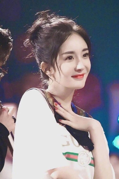 杨幂助力华为手机，玩家热议：携手共创辉煌