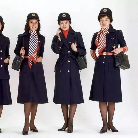 韩国女星机场踩椅风波发酵，真诚道歉引发网友热议！