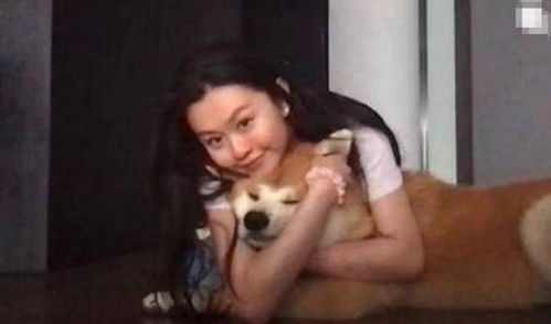 邱淑贞二女儿美照曝光：素颜吊带尽显优雅，越长越像妈妈风采独绝