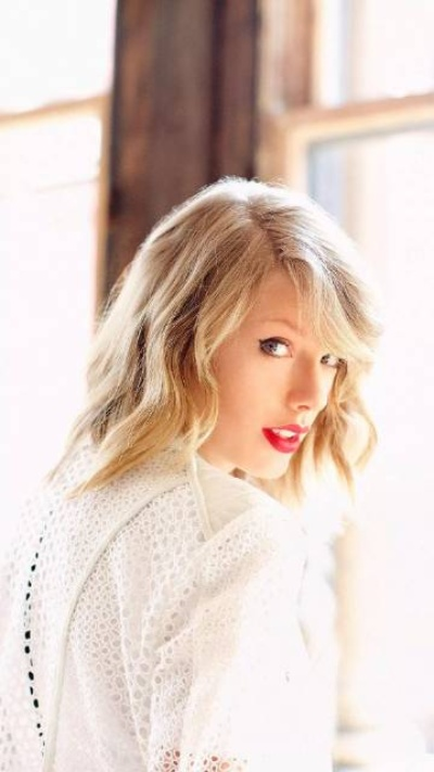 泰勒·斯威夫特明年夏完婚，急育宝宝引发热议！