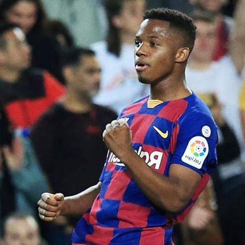 梅西告别主场梦想成真！梅开二度完美谢幕，传奇再续！