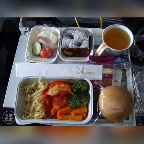 飞机餐太差？网红厨师教你机上自制意面新招