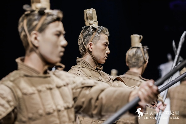 兵马俑神似林峯引热议，《寻秦记》穿越奇遇等你来体验