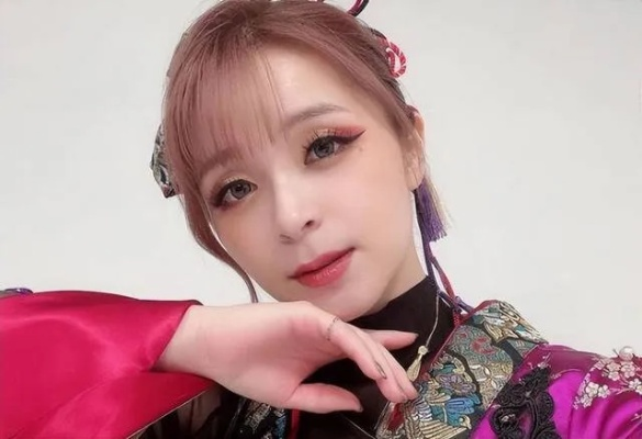 美依礼芽解约内幕曝光：前公司克扣报酬精神压迫大揭秘