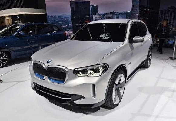 宝马iX3设计大逆袭：从争议到惊艳，新造型引玩家热议