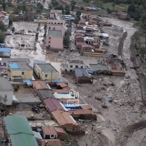 iPhone 17副屏新升级！畅玩游戏，尽享实时天气资讯