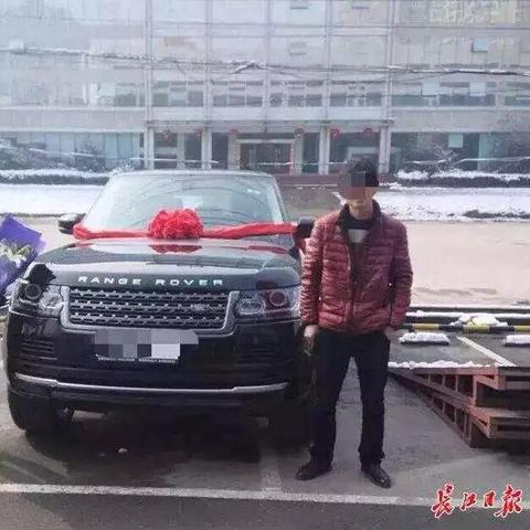 165万路虎揽胜提车即趴窝，车主维权：退换车+免费保养！