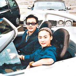 揭秘向太曝张国荣离世真相！网友热议：深度剖析逝者隐私边界