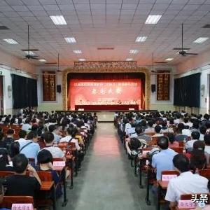 7日狂欢福利来袭！英雄联盟手游高校联赛，轻松参赛赢限定称号，不容错过！