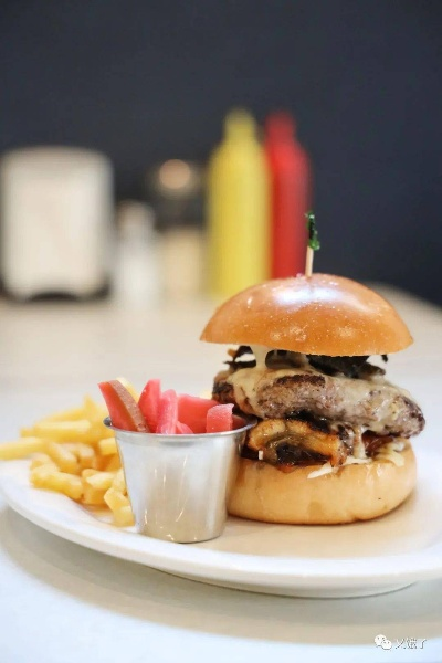 复旦独家！鹅肝升级，校内汉堡加价15元，尝鲜必看！