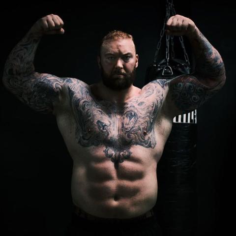 魔山再创壮举！《权力的游戏》演员硬拉510公斤破纪录震撼全球