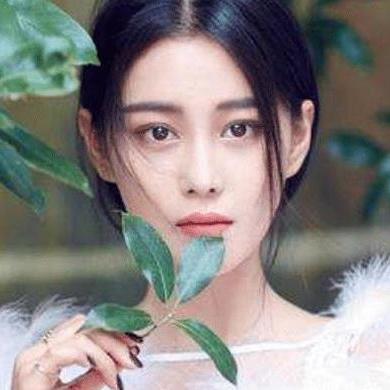 张馨予助力村民致富，小女孩摆摊学费自筹，创新增收模式引关注