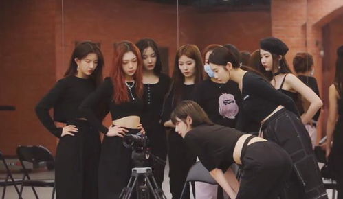 韩援YasalCOS花絮曝光！身材绝美引热议，独家揭秘！