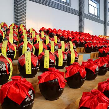 《孤岛惊魂7》转型多人模式引热议 玩家热议：告别单机新篇章