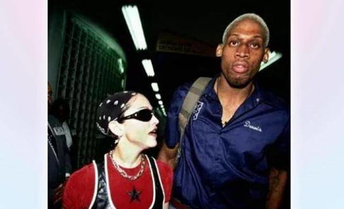 《黑袍》初版丐版造型：狂野大胡子，狂拽酷炫改头换面