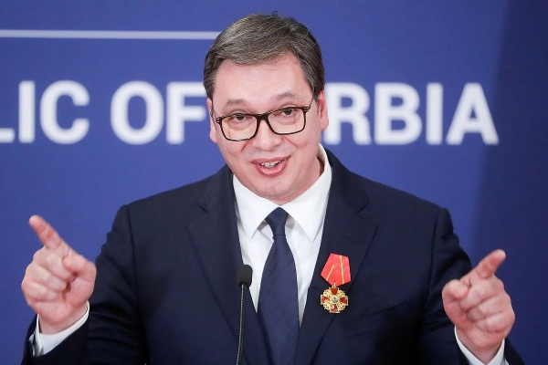 塞尔维亚总统武契奇携手成龙，揭秘全新品牌大使身份！