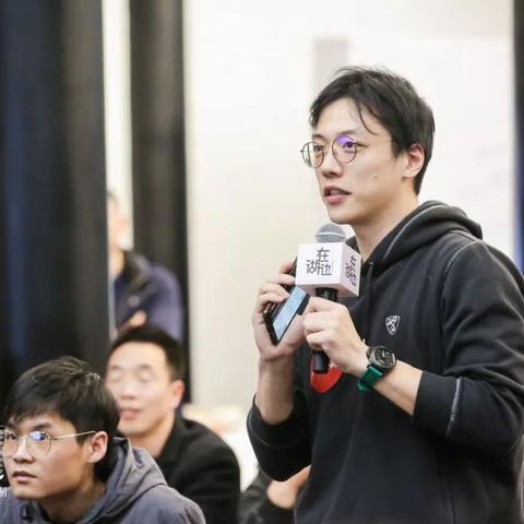 西贝创始人贾国龙罗永浩互动揭秘：好评背后暗藏玄机，玩家必看！