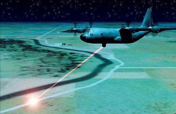 激光武器揭秘：无后座无火光，央视深度解析，烧毁击穿飞机新玩法