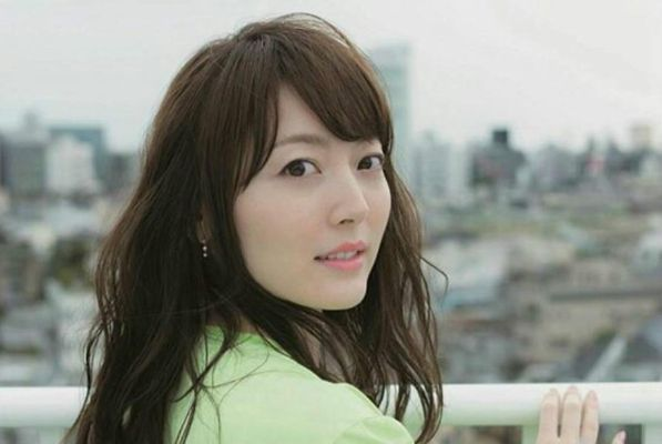 花泽香菜离婚震惊网友：昔日甜蜜互动变现实？揭秘分手真相！