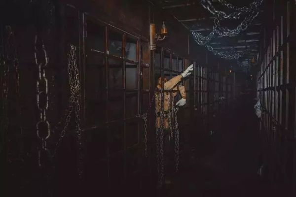 《离岛》惊悚解谜，恐怖血肉牢笼，沉浸式执念体验，独家发售！