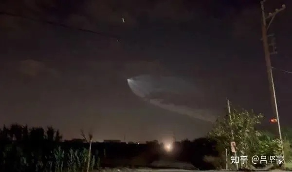 商丘惊现神秘悬停物体！无人机还是UFO？揭秘半分钟静止之谜