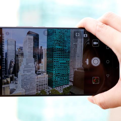 iPhone 18Pro真机曝光：透明拼接玻璃设计引领潮流