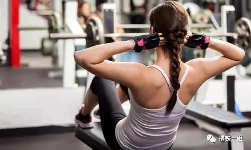 健身塑形，只为展现最佳姿态！打造完美体型，自信一触即发！