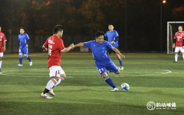 草根足球赛巅峰对决，峰哥领衔惨遭狂飚刀哥5球逆袭！