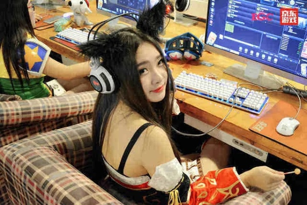 《PS独占大作震撼来袭！美女主播揭秘未来游戏巅峰》