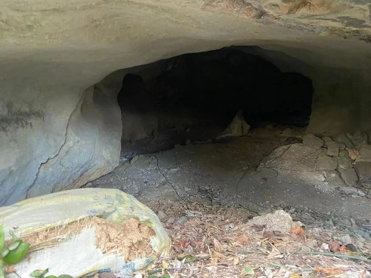 青岛网红山洞惊现垮塌！游客失望而归，探秘之旅别再盲目跟风