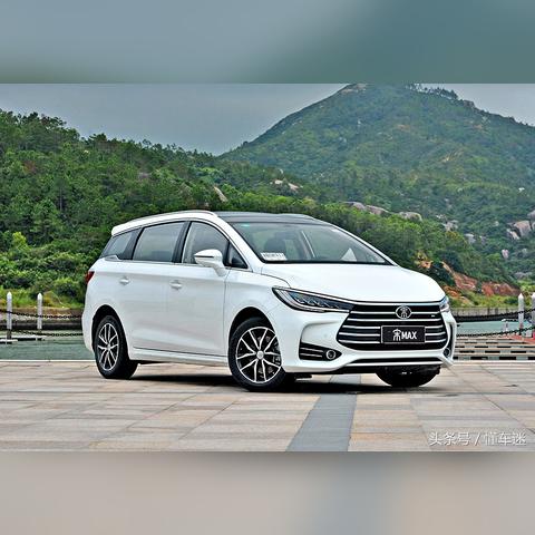 iPhone17ProMax体验：外观争议新功能实用度引热议