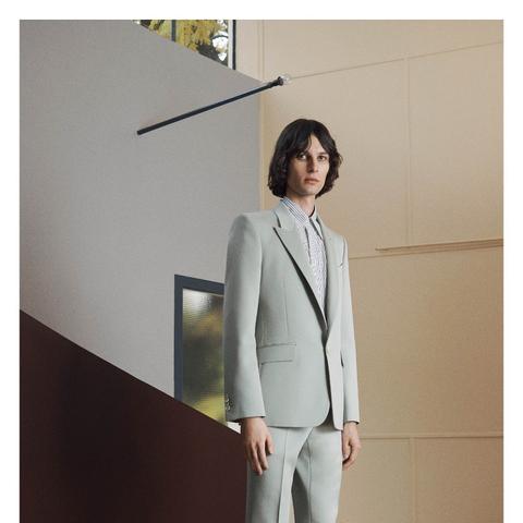 黑神话主理人回应钟馗雕像争议：腿短不穿鞋新照霸气来袭！