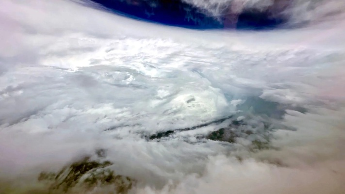 台风“桦加沙”风眼震撼三倍香港视野，太空俯瞰体验升级