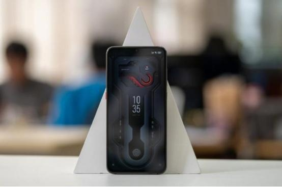 一加15真机首曝！畅玩多款手游，告别卡顿，体验极致流畅新篇章