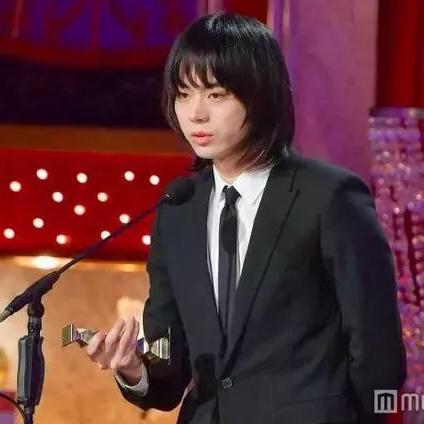 荒野求生挑战极限：90后少年70天减重31斤，揭秘生存秘技！