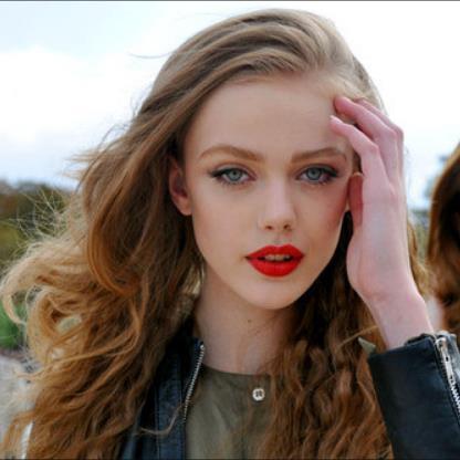 《巫师》新杰洛特演员曝光：隐退一年，揭秘不敢上网真相！