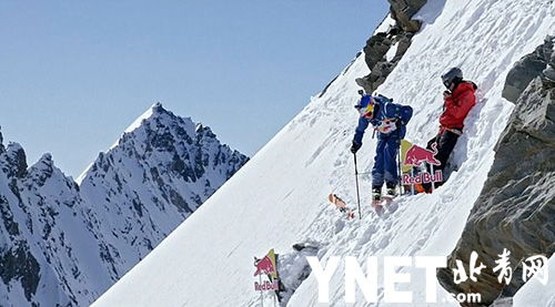 雪山极限挑战：31岁摄影师高空滑坠，悲剧发生！