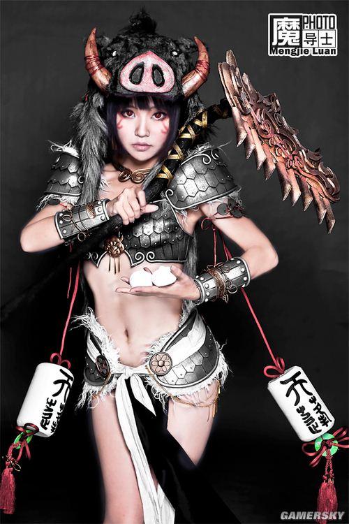 《剑星》新体模COS惊艳登场！束绳战衣美爆全场，视觉盛宴！