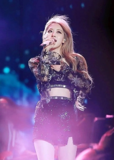 周杰伦朴彩英梦幻跨界合作！黑丝透视钢琴曲惊艳亮相，独家揭秘！