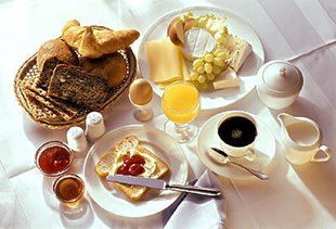 油浸美食过量尝禁食，健康风险需警惕！